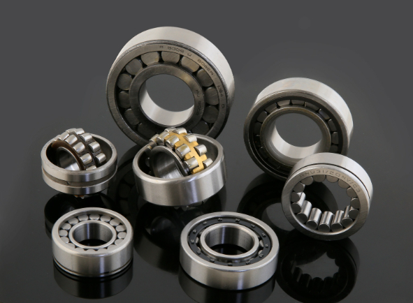 Cylindrical and spherical roller bearings for high-load industrial use